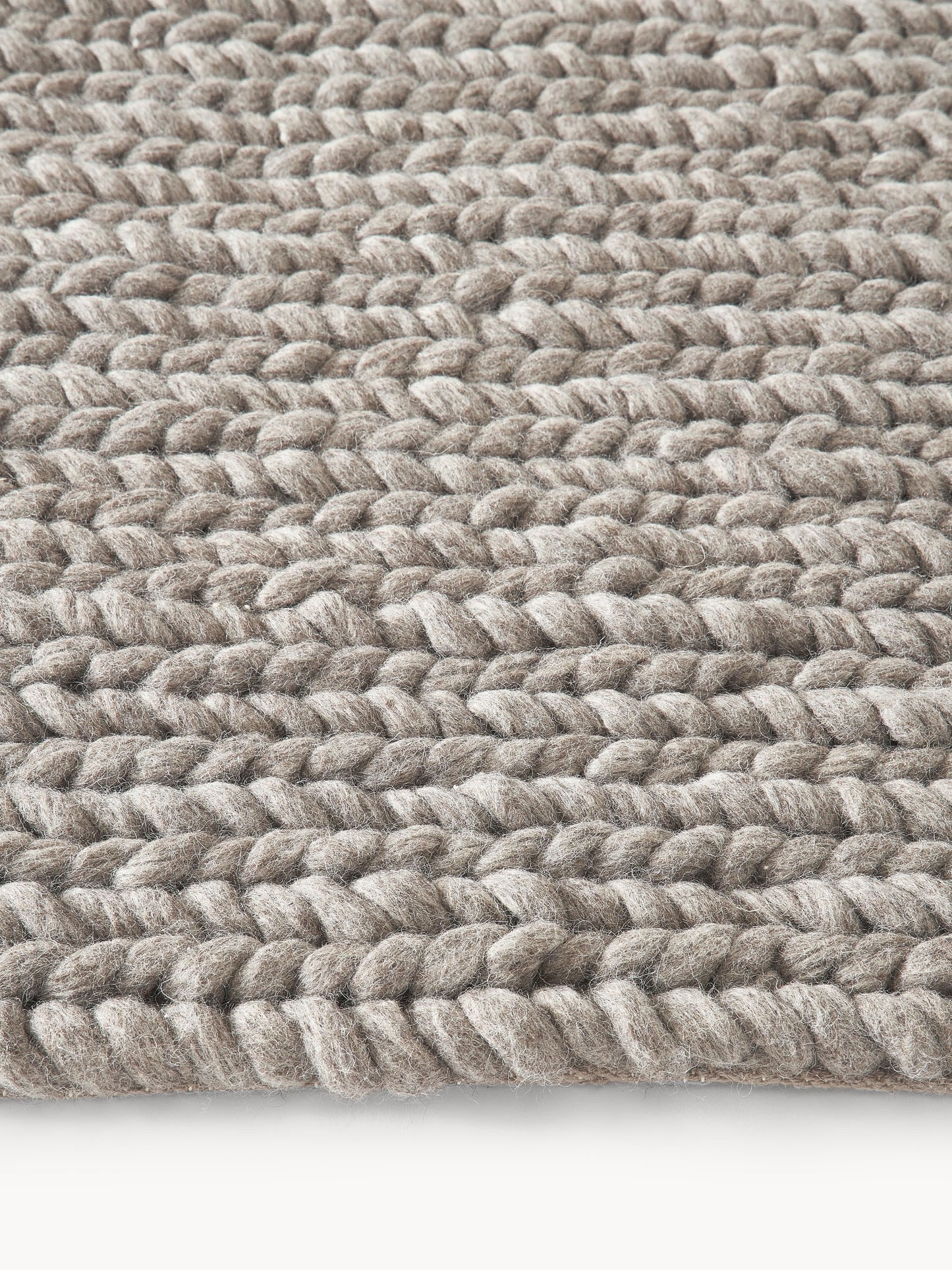 Brunilde Handmade Wool Rug with Braided Texture