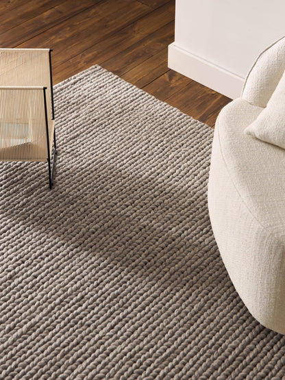 Brunilde Handmade Wool Rug with Braided Texture