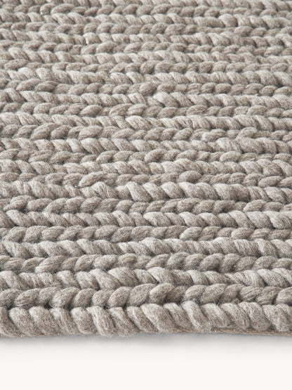 Brunilde Handmade Wool Rug with Braided Texture