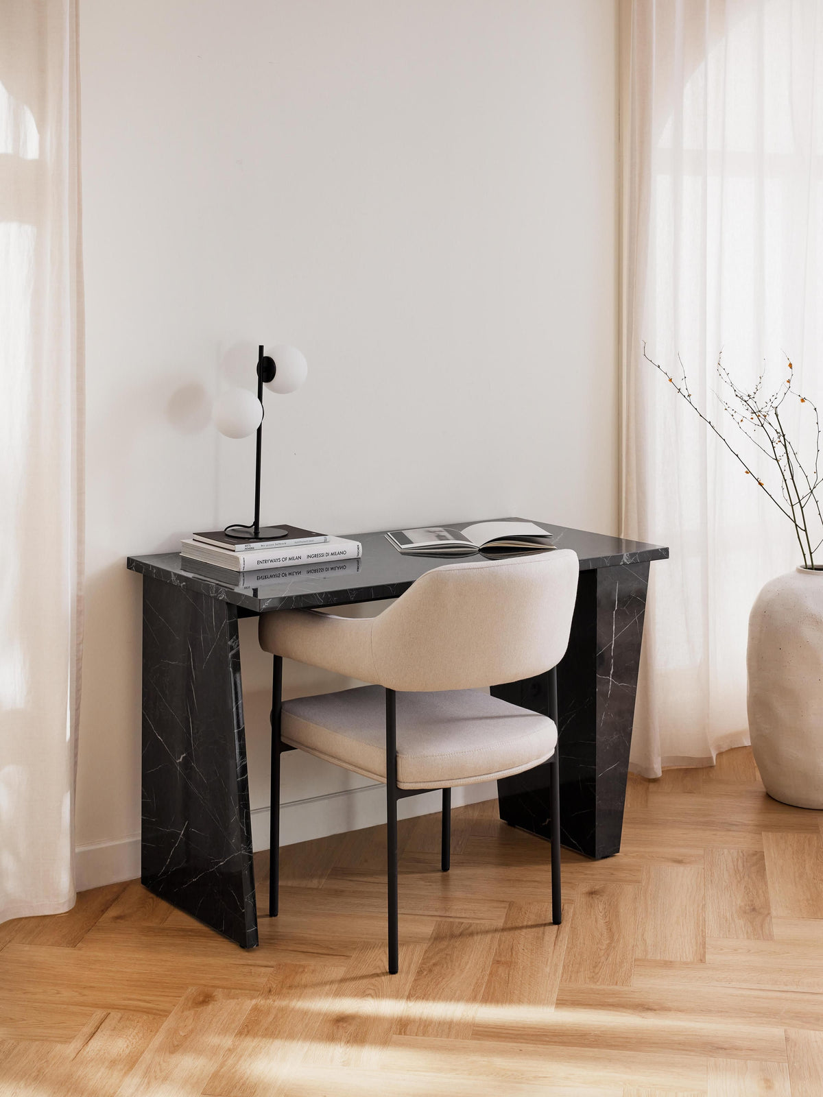 Liandro Desk in Marble Look