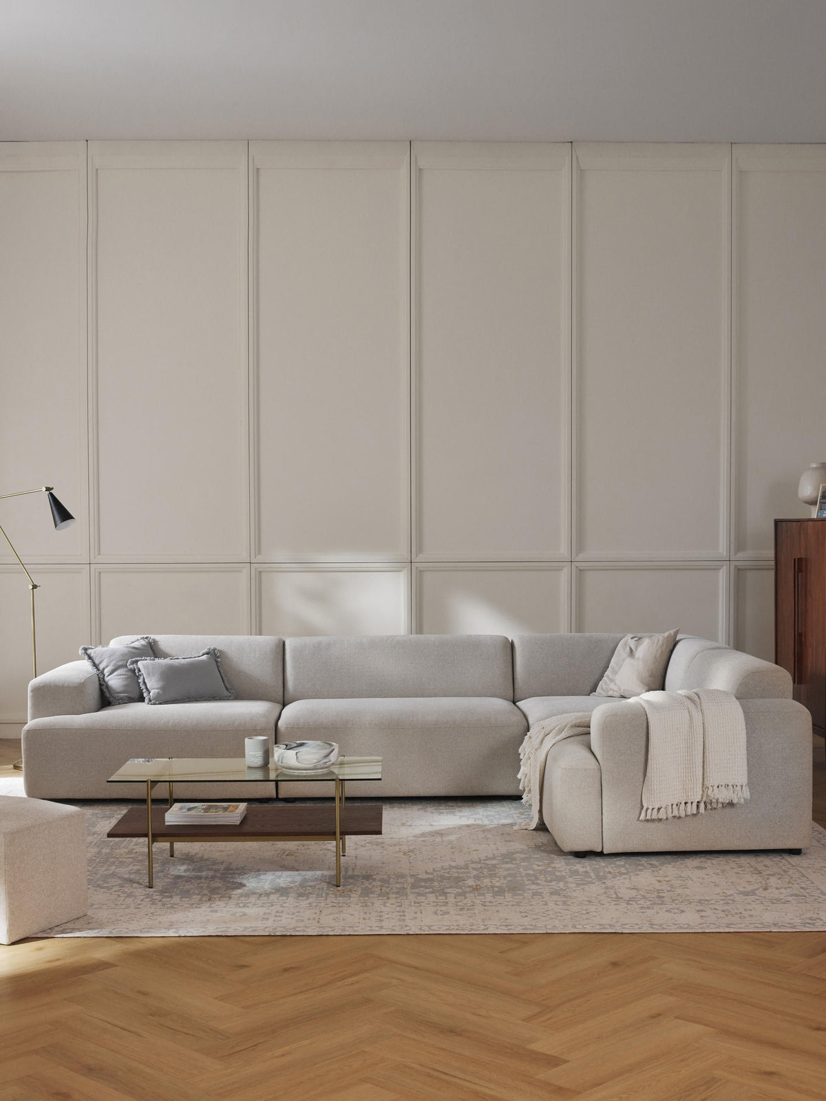 Melvara Large Corner Sofa (4-Seater)